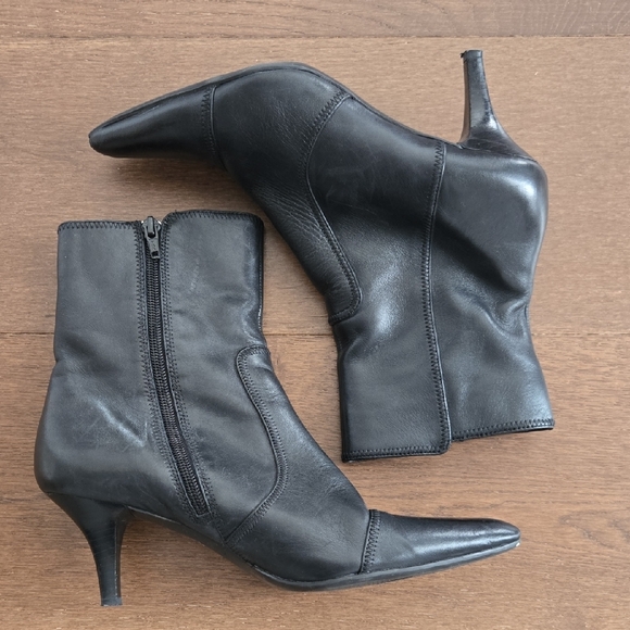 Worthington Sleek Black Ankle Booties - Picture 3 of 9